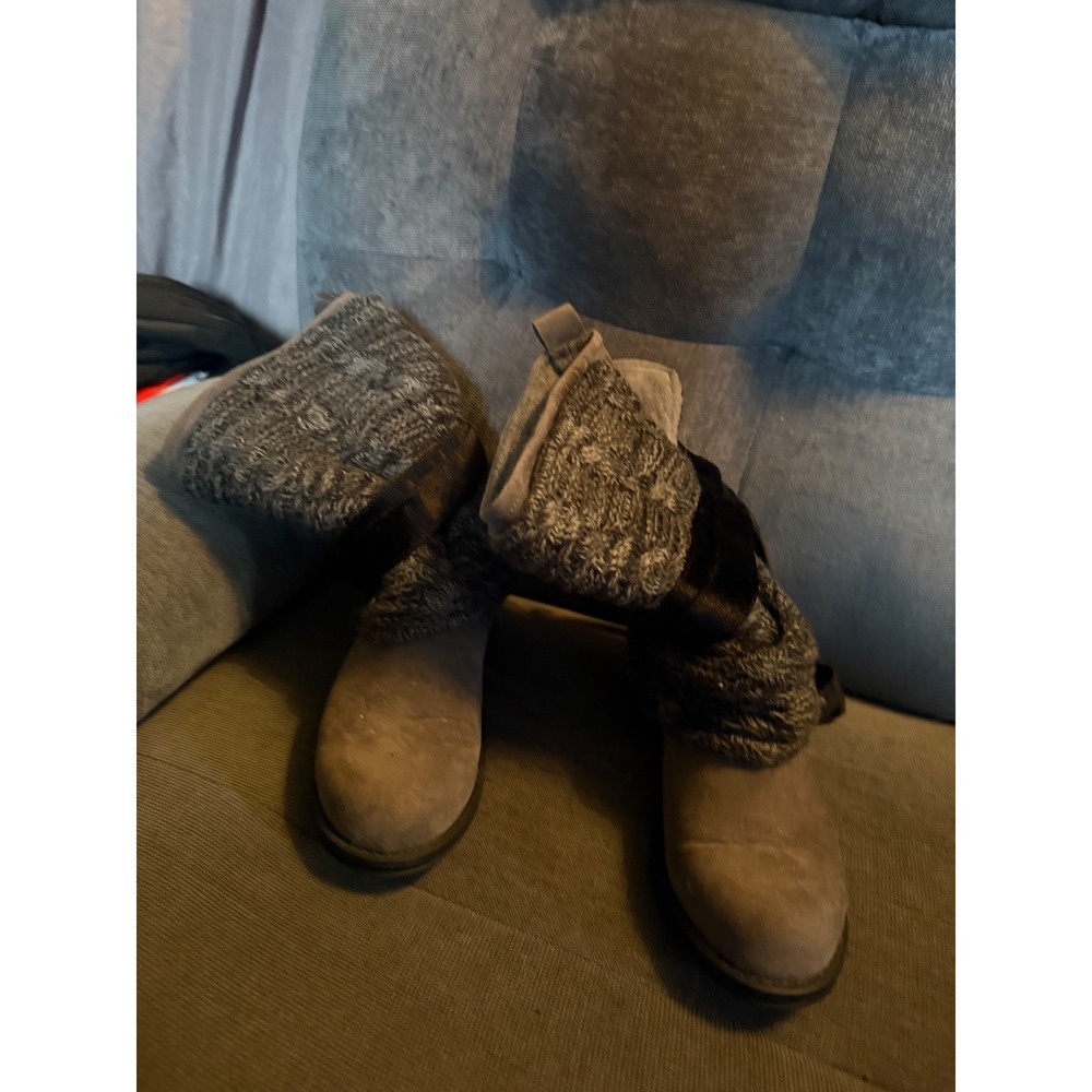 Muk Luks Knit Cuff Boots Womens 7 Grey Cable Knit Ribbon Lug Sole Mid Calf